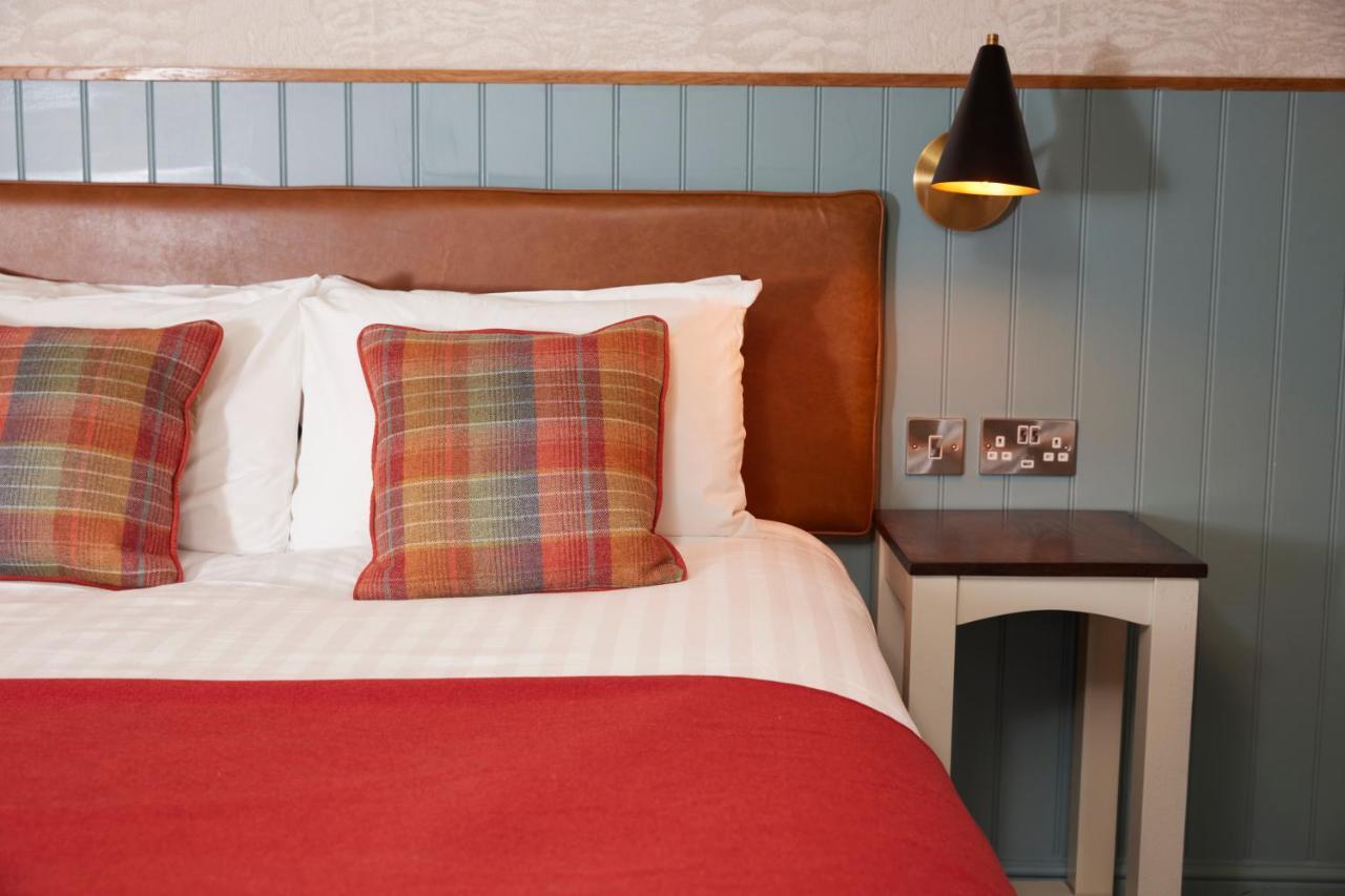 Feathers By Chef & Brewer Collection 4* Wadesmill