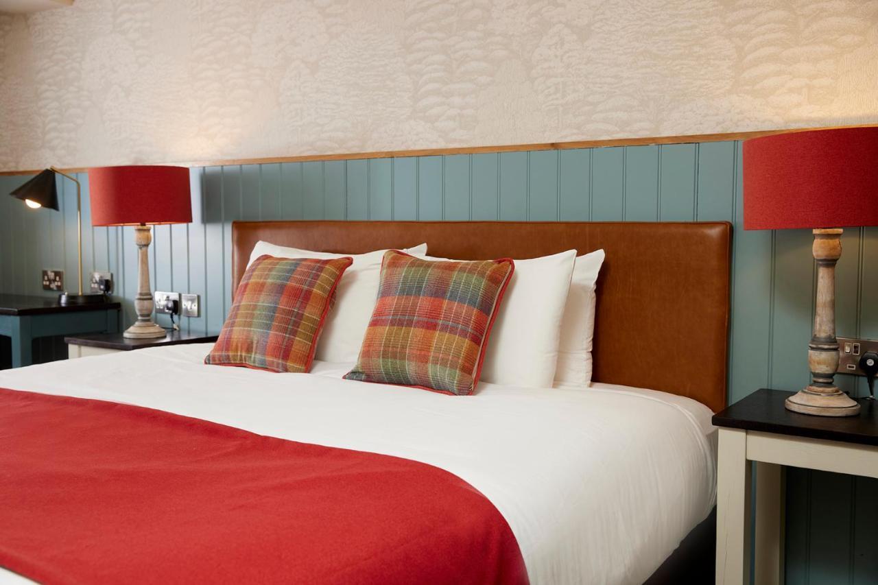 Feathers By Chef & Brewer Collection 4* Wadesmill