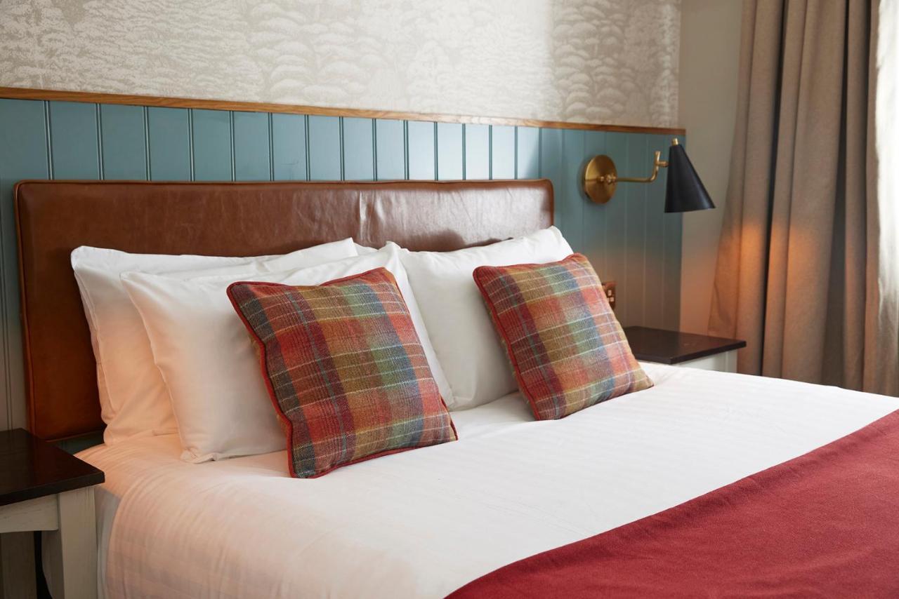 Feathers By Chef & Brewer Collection 4* Wadesmill